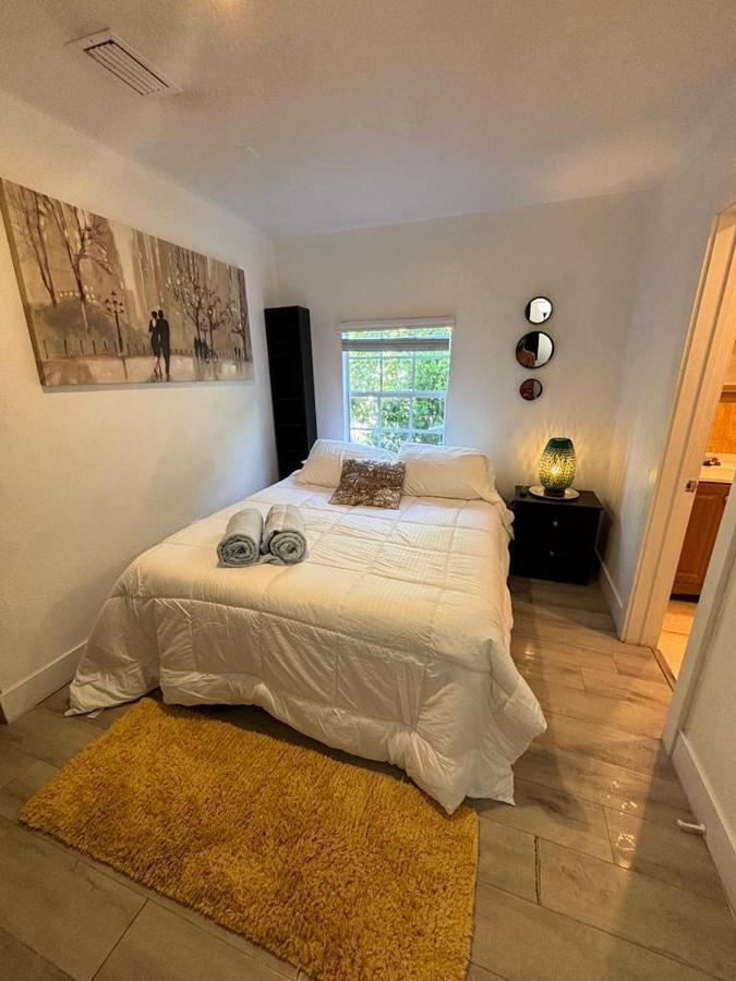 מיאמי Quiet & Centrally Located House - Private Parking, Laundry And Storage For Luggage מראה חיצוני תמונה