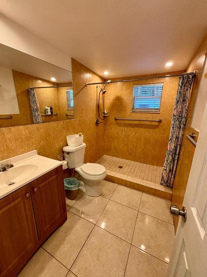 מיאמי Quiet & Centrally Located House - Private Parking, Laundry And Storage For Luggage מראה חיצוני תמונה
