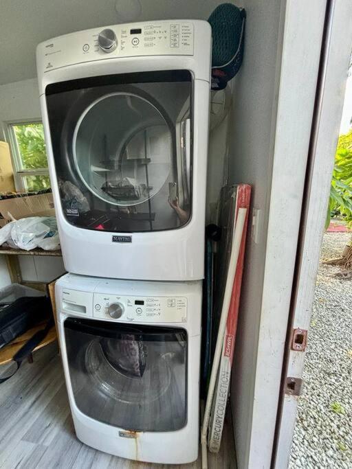 מיאמי Quiet & Centrally Located House - Private Parking, Laundry And Storage For Luggage מראה חיצוני תמונה