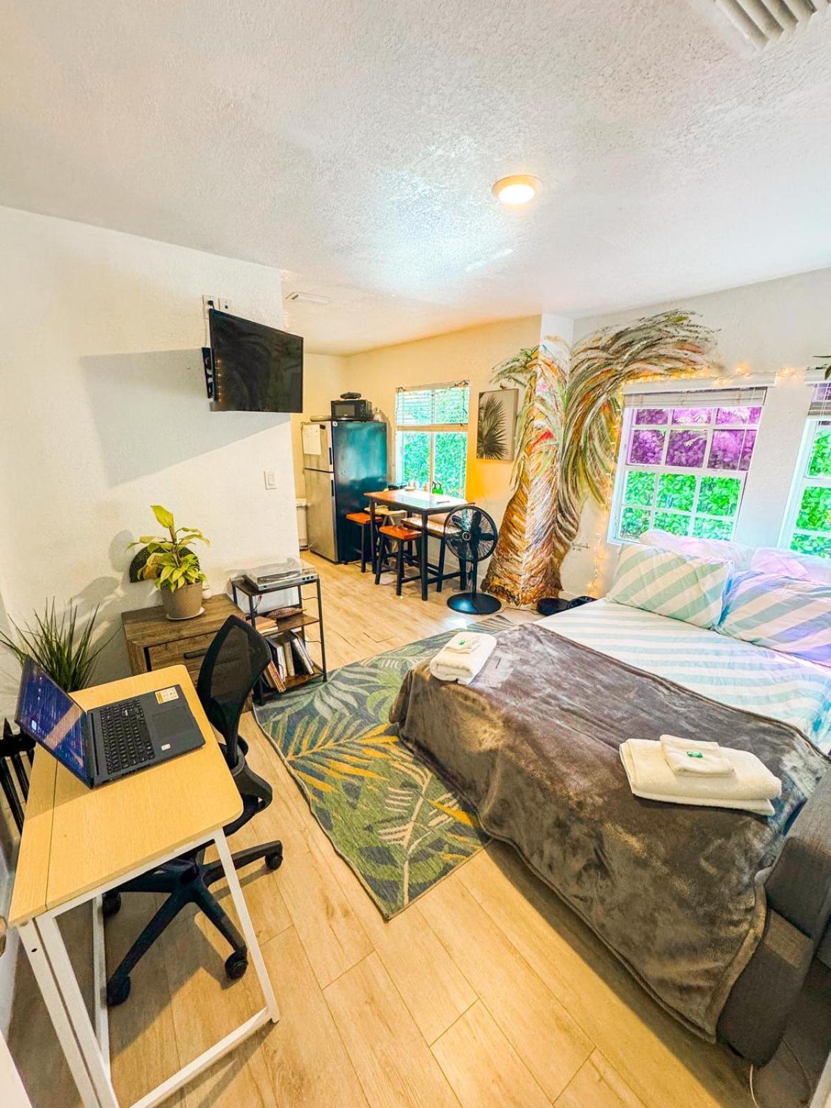 מיאמי Quiet & Centrally Located House - Private Parking, Laundry And Storage For Luggage מראה חיצוני תמונה